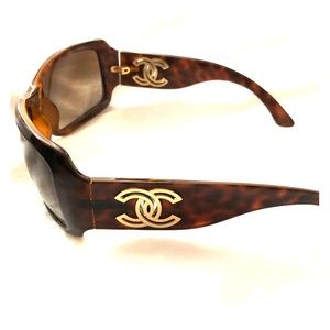 CHANEL Sunglasses